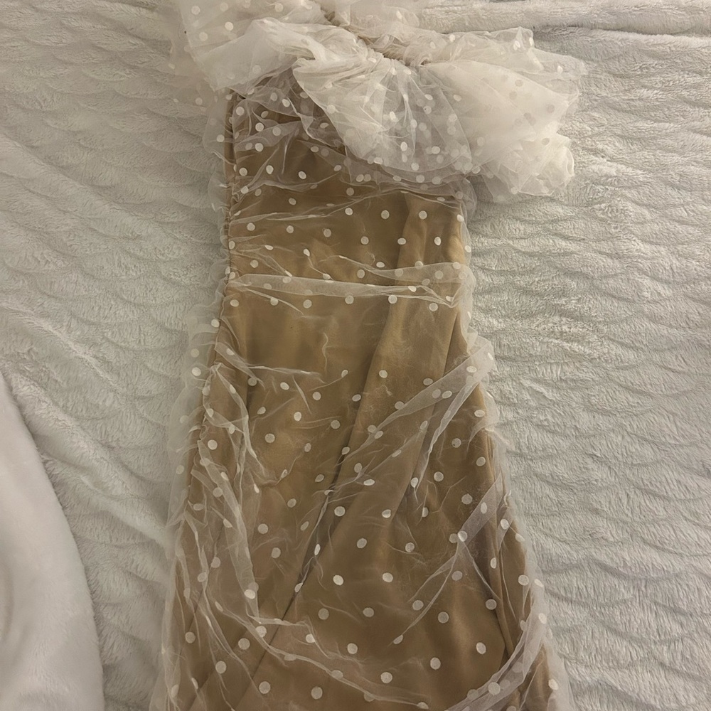 Elegant One Shoulder Polka Dot Dress - Tan - Picture 6 of 7